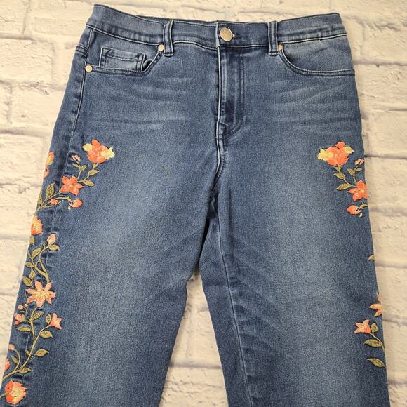 DG2 by Diane Gilman Women's Jeans Boho Floral Embroidered size 8 Petite - Picture 3 of 16